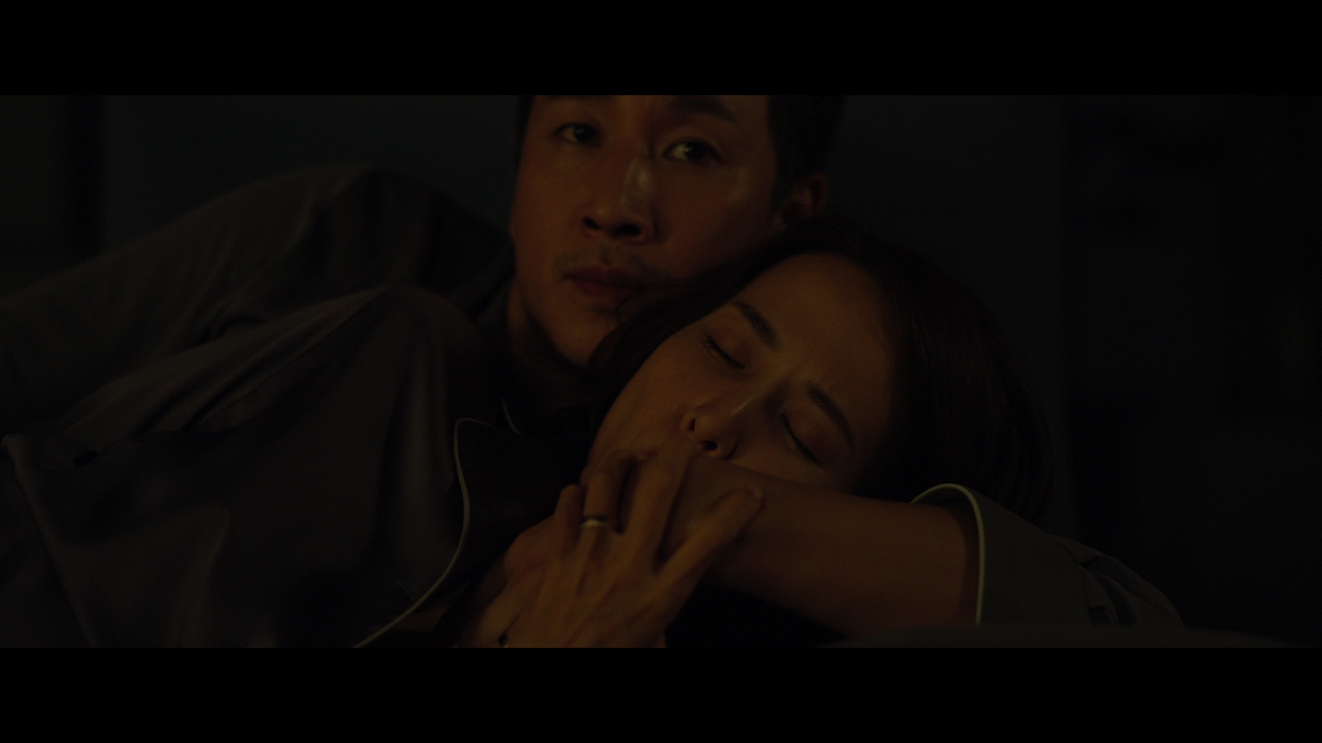 Parásitos (2019) (Otaku Tail No Fansub)